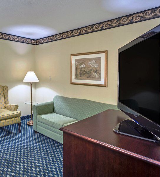 Hotel Country & By Radisson, Tampa-brandon, Fl